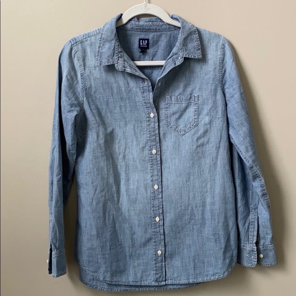 Gap shirt